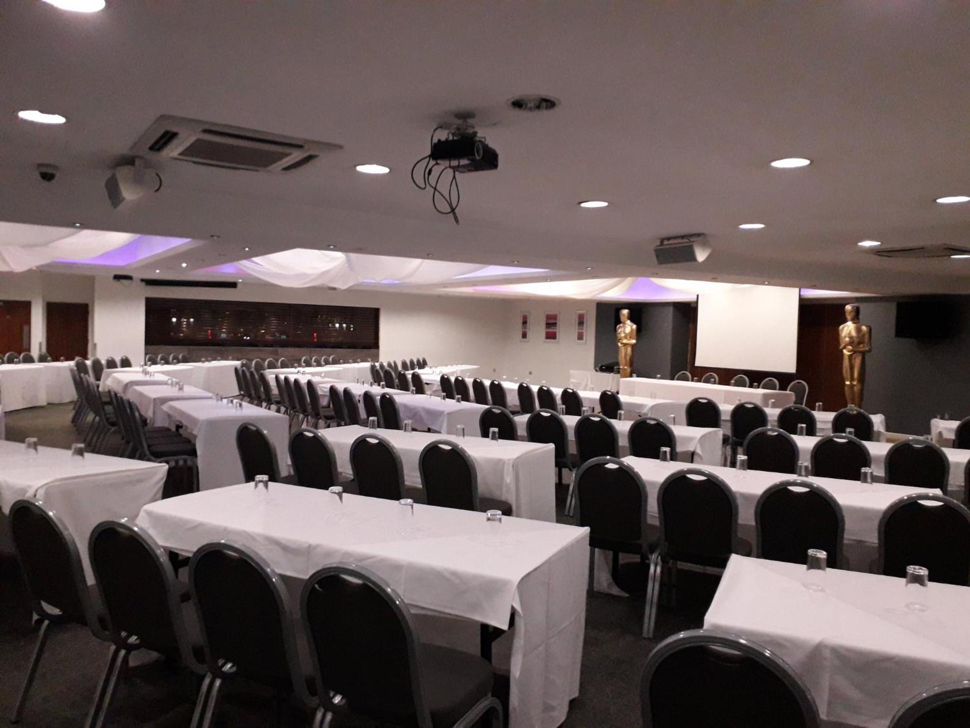 Holiday Inn - Manchester - Oldham By Ihg Failsworth Exterior foto